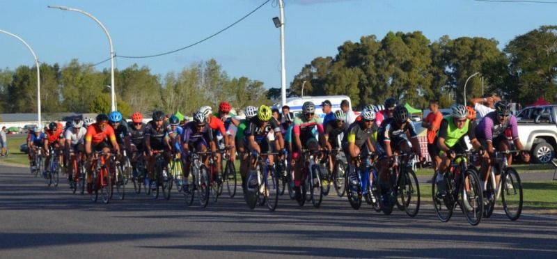 Gran jornada de ciclismo en el homenaje a 